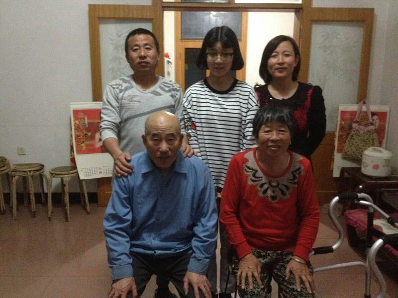 秦皇岛抚宁区张新丽家庭合影.jpg